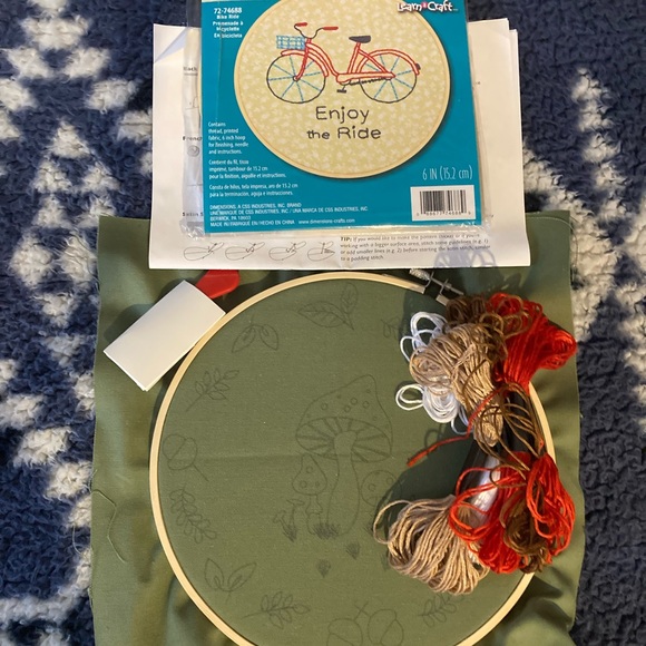 2 embroidery kits, one opened. - Picture 4 of 4